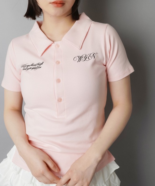 SPINNS（スピンズ）の「シンプルなのに映える。刺繍ロゴバディガールポロトップス（ポロシャツ・レディース・オフホワイト/ネイビー/グレー/ピンク・ONESIZE）」の4枚目の写真
