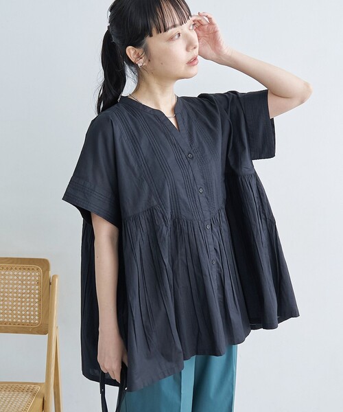 coen(コーエン)の「【MARKET(マーケット)】スキッパーピンタックブラウス(インフルエンサー紹介アイテム)(シャツ/ブラウス・レディース・ブラック/ライトブルー/オフホワイト・M/L)」の3枚目の写真
