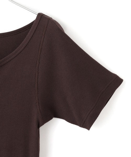 ADAM ET ROPE'(アダムエロペ)の「ハーフスリーブリブTシャツ(Tシャツ/カットソー・レディース・ブラック/ダークブラウン/ベージュ・FREE)」の13枚目の写真