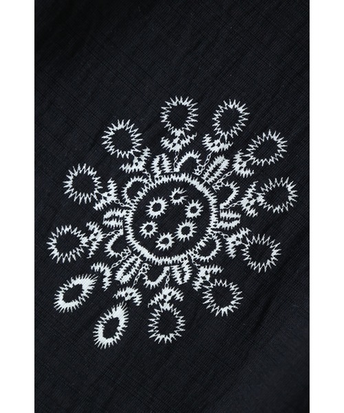 cawaii(カワイイ)の「(黒)オフショルダーにも。花刺繍風プリントのロングワンピース(ベルト付き)(ワンピース・レディース・ブラック・FREE)」の14枚目の写真