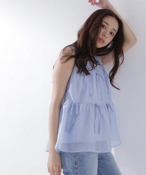 NATURAL BEAUTY BASIC(ナチュラルビューティーベーシック)の「リボンティアードチュニック(シャツ/ブラウス・レディース・ブラック/ブルー/バーガンディー・フリ-)」の3枚目の写真