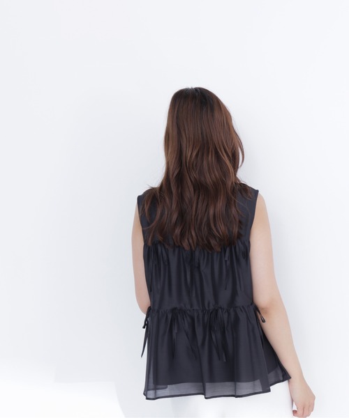NATURAL BEAUTY BASIC(ナチュラルビューティーベーシック)の「リボンティアードチュニック(シャツ/ブラウス・レディース・ブラック/ブルー/バーガンディー・フリ-)」の5枚目の写真