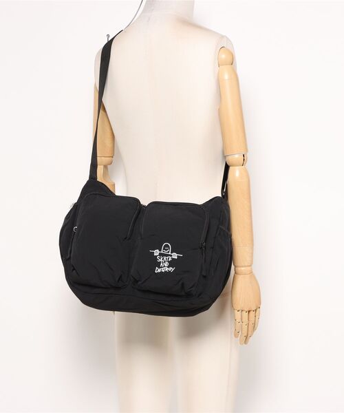 THRASHER(スラッシャー)の「THRASHER W POCKET SHOULDER(ショルダーバッグ・メンズ・ブラック系その他/ブラック系その他2・FREE)」の3枚目の写真