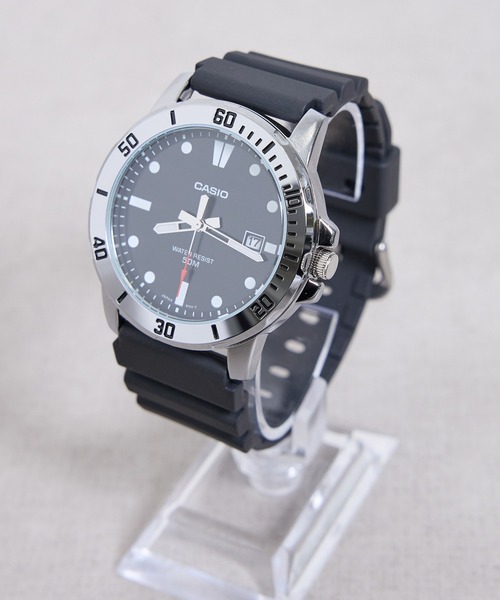 CASIO(カシオ)の「CASIO カシオ 海外モデル MTP-VD01 スポーティーデザイン 5気圧防水 デイデイト(アナログ腕時計・メンズ・ブラック/ブラック系その他/ブラック×カーキ・FREE)」の1枚目の写真