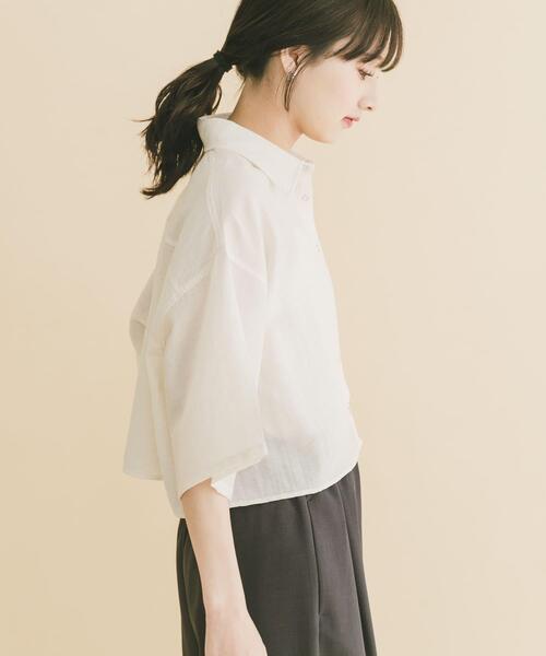 ITEMS URBANRESEARCH（アイテムズ アーバンリサーチ）の「ドットボタンハンソデシアーシャツ（シャツ/ブラウス・レディース・ブラック/ブラウン/ブルー/オフホワイト・FREE）」の6枚目の写真