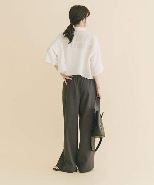 ITEMS URBANRESEARCH（アイテムズ アーバンリサーチ）の「ドットボタンハンソデシアーシャツ（シャツ/ブラウス・レディース・ブラック/ブラウン/ブルー/オフホワイト・FREE）」の8枚目の写真
