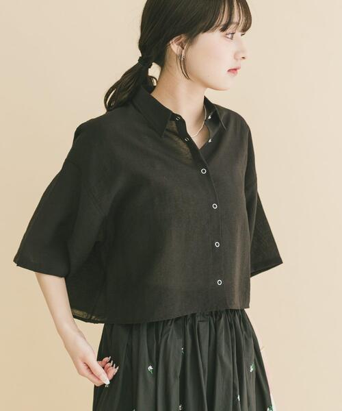 ITEMS URBANRESEARCH（アイテムズ アーバンリサーチ）の「ドットボタンハンソデシアーシャツ（シャツ/ブラウス・レディース・ブラック/ブラウン/ブルー/オフホワイト・FREE）」の13枚目の写真