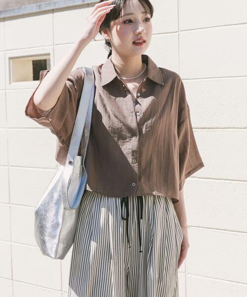 ITEMS URBANRESEARCH（アイテムズ アーバンリサーチ）の「ドットボタンハンソデシアーシャツ（シャツ/ブラウス・レディース・ブラック/ブラウン/ブルー/オフホワイト・FREE）」の20枚目の写真