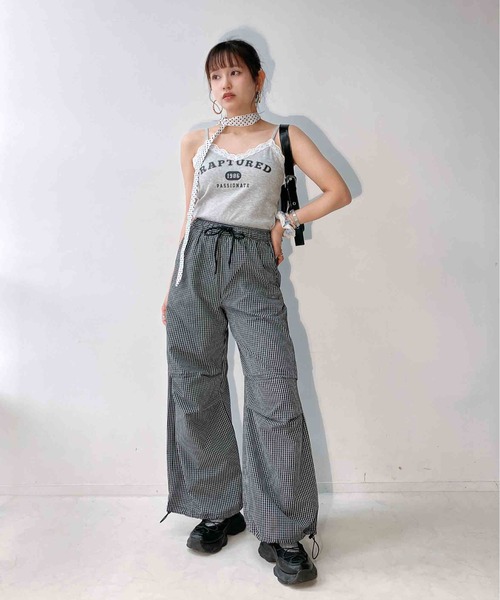 AS KNOW AS plus(アズノゥアズプラス)の「○裾ドロスト付き スタイルアップ ワイドカーゴパンツ(カーゴパンツ・レディース・ネイビー系/ブラック系/ブラック系その他・FREE)」の10枚目の写真