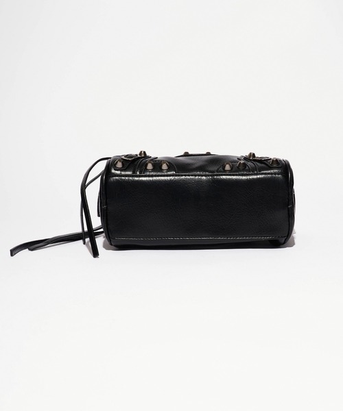 Chick(チック)の「Studded 2-Way Shoulder Bag / スタッズ付き 2WAYショルダーバッグ 2026年春夏(ショルダーバッグ・レディース・ブラック/レッド/ピンク/ホワイト・FREE)」の6枚目の写真