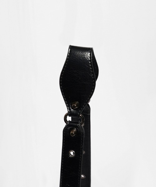 Chick(チック)の「Studded 2-Way Shoulder Bag / スタッズ付き 2WAYショルダーバッグ 2026年春夏(ショルダーバッグ・レディース・ブラック/レッド/ピンク/ホワイト・FREE)」の7枚目の写真