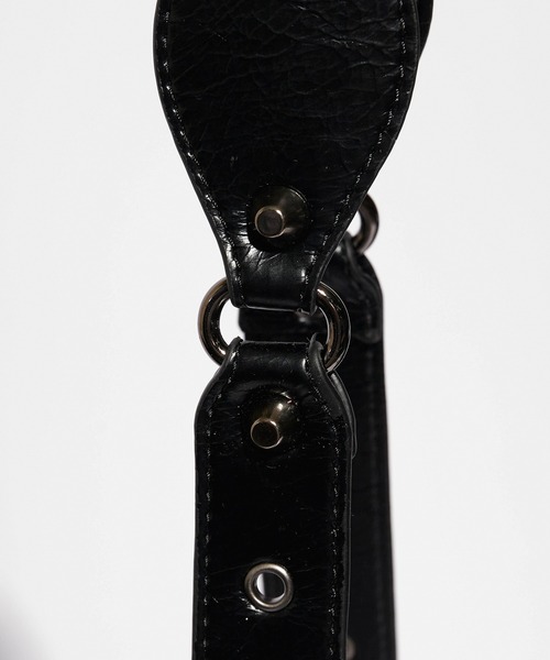 Chick(チック)の「Studded 2-Way Shoulder Bag / スタッズ付き 2WAYショルダーバッグ 2026年春夏(ショルダーバッグ・レディース・ブラック/レッド/ピンク/ホワイト・FREE)」の8枚目の写真