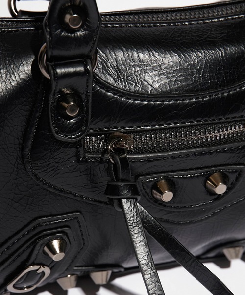 Chick(チック)の「Studded 2-Way Shoulder Bag / スタッズ付き 2WAYショルダーバッグ 2026年春夏(ショルダーバッグ・レディース・ブラック/レッド/ピンク/ホワイト・FREE)」の11枚目の写真