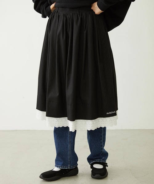 MILKFED.(ミルクフェド)の「LACE HEM STRIPED SKIRT(スカート・レディース・ベージュ/ブラック/グレー・ONE SIZE)」の2枚目の写真