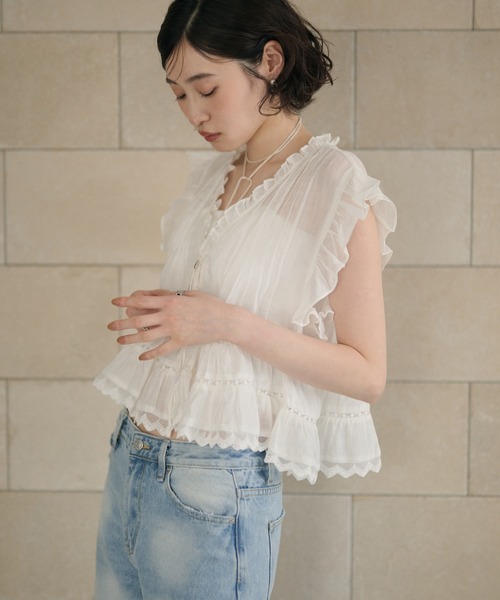 LAULEN(ローレン)の「ramie lace frill blouse /ラミーレースフリルブラウス(シャツ/ブラウス・レディース・ホワイト/ブラック・FREE)」の1枚目の写真
