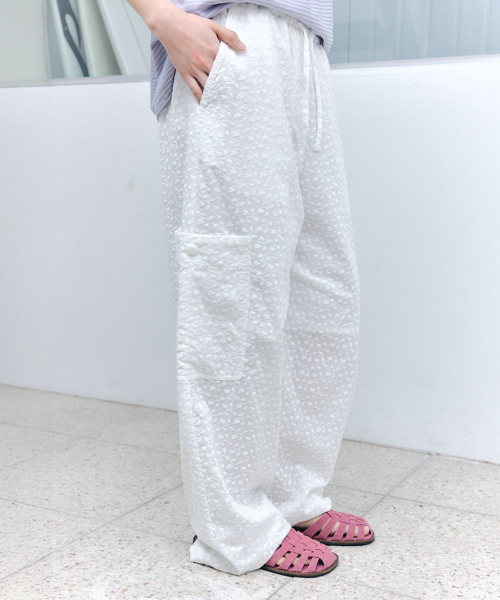 CELITAILS(セリテールズ)の「EYELET POCKET WIDE PANTS_WHITE(その他パンツ・レディース・その他・FREE)」の1枚目の写真