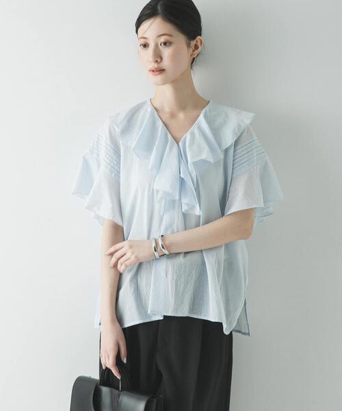 URBAN RESEARCH(アーバンリサーチ)の「ハーフスリーブラッフルブラウス(シャツ/ブラウス・レディース・ホワイト/ライトブルー/ブラック・FREE)」の3枚目の写真