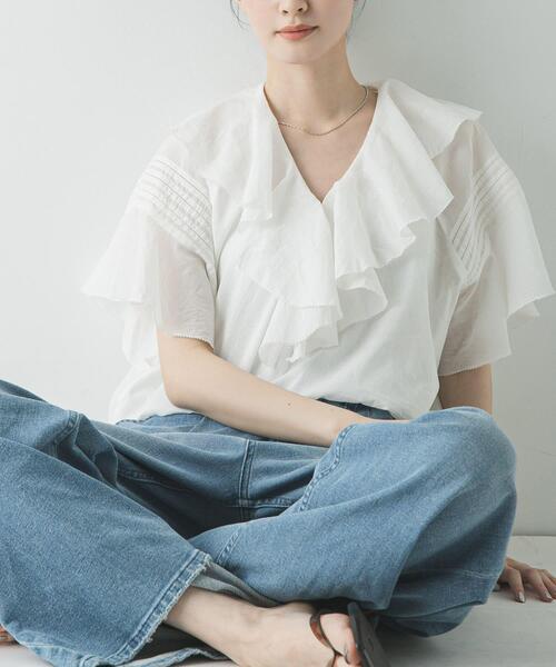 URBAN RESEARCH(アーバンリサーチ)の「ハーフスリーブラッフルブラウス(シャツ/ブラウス・レディース・ホワイト/ライトブルー/ブラック・FREE)」の17枚目の写真