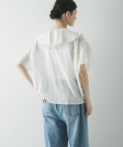 URBAN RESEARCH(アーバンリサーチ)の「ハーフスリーブラッフルブラウス(シャツ/ブラウス・レディース・ホワイト/ライトブルー/ブラック・FREE)」の19枚目の写真