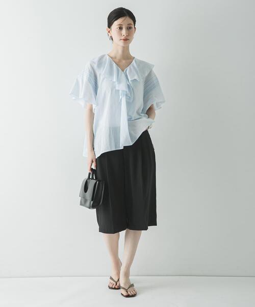 URBAN RESEARCH(アーバンリサーチ)の「ハーフスリーブラッフルブラウス(シャツ/ブラウス・レディース・ホワイト/ライトブルー/ブラック・FREE)」の7枚目の写真