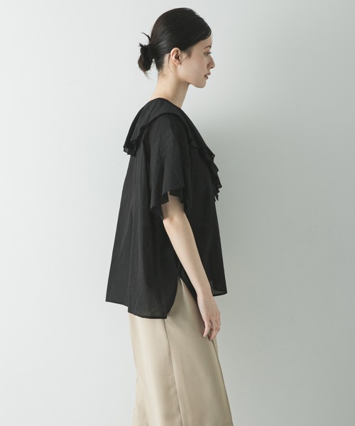 URBAN RESEARCH(アーバンリサーチ)の「ハーフスリーブラッフルブラウス(シャツ/ブラウス・レディース・ホワイト/ライトブルー/ブラック・FREE)」の5枚目の写真