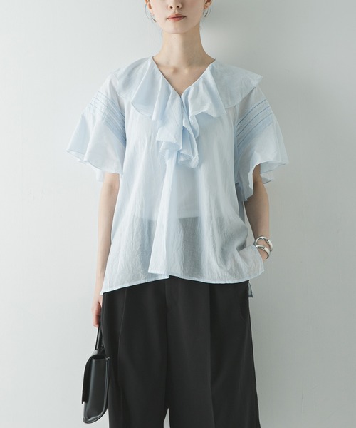 URBAN RESEARCH(アーバンリサーチ)の「ハーフスリーブラッフルブラウス(シャツ/ブラウス・レディース・ホワイト/ライトブルー/ブラック・FREE)」の11枚目の写真