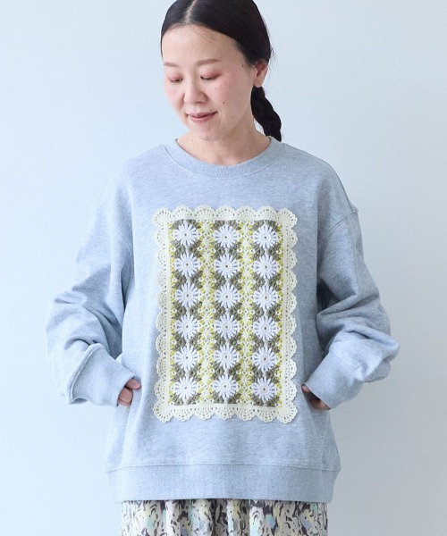 yuni（ユニ　）の「Cotton裏毛 color lace pullover（スウェット・レディース・ブラック/ホワイト/グレー/サックスブルー・FREE）」の4枚目の写真
