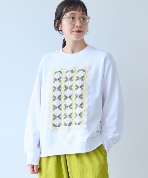 yuni（ユニ　）の「Cotton裏毛 color lace pullover（スウェット・レディース・ブラック/ホワイト/グレー/サックスブルー・FREE）」の2枚目の写真