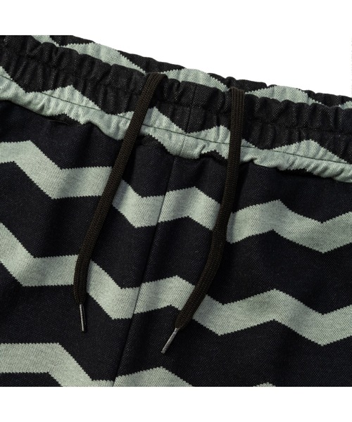 CALEE（キャリー）の「ZIGZAG DOUBLE JACQUARD BORDER S/S CS & EASY SHORTS＜EXCLUSIVE＞（Tシャツ/カットソー・メンズ・ブラック・MEDIUM/LARGE/X-LARGE）」の7枚目の写真