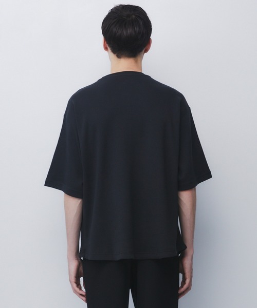 UNITED TOKYO（ユナイテッドトウキョウ）の「【世界最高峰コットン】SEA ISLAND COTTON THERMAL HENRY TEE　｜防シワ/希少/洗濯可/ヘンリー/夏服（Tシャツ/カットソー・メンズ・ダークグレー/ブラック/ライトグレー・1/2）」の12枚目の写真