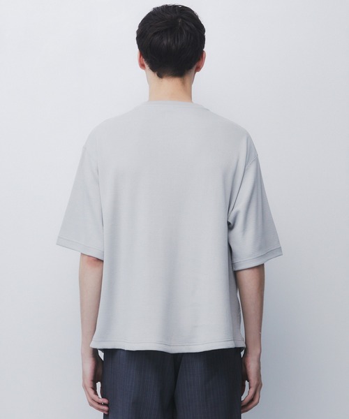 UNITED TOKYO（ユナイテッドトウキョウ）の「【世界最高峰コットン】SEA ISLAND COTTON THERMAL HENRY TEE　｜防シワ/希少/洗濯可/ヘンリー/夏服（Tシャツ/カットソー・メンズ・ダークグレー/ブラック/ライトグレー・1/2）」の15枚目の写真