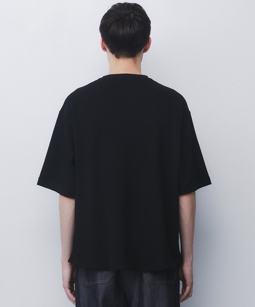 UNITED TOKYO（ユナイテッドトウキョウ）の「【世界最高峰コットン】SEA ISLAND COTTON THERMAL HENRY TEE　｜防シワ/希少/洗濯可/ヘンリー/夏服（Tシャツ/カットソー・メンズ・ダークグレー/ブラック/ライトグレー・1/2）」の19枚目の写真