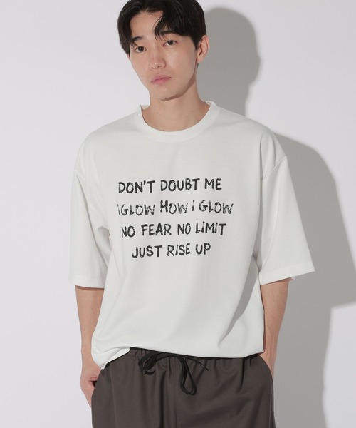 LAKOLE(ラコレ)の「ドローイングメッセージT / 672890(Tシャツ/カットソー・メンズ・ホワイト/チャコール・MEDIUM/LARGE)」の4枚目の写真