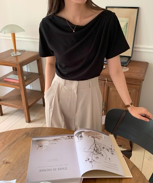 mineng(マイング)の「【ドレープ/3カラー】ジェニードレープTシャツ(Tシャツ/カットソー・レディース・ベージュ/ブラック/アイボリー・FREE)」の13枚目の写真