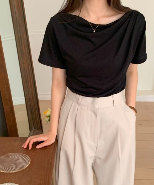 mineng(マイング)の「【ドレープ/3カラー】ジェニードレープTシャツ(Tシャツ/カットソー・レディース・ベージュ/ブラック/アイボリー・FREE)」の17枚目の写真