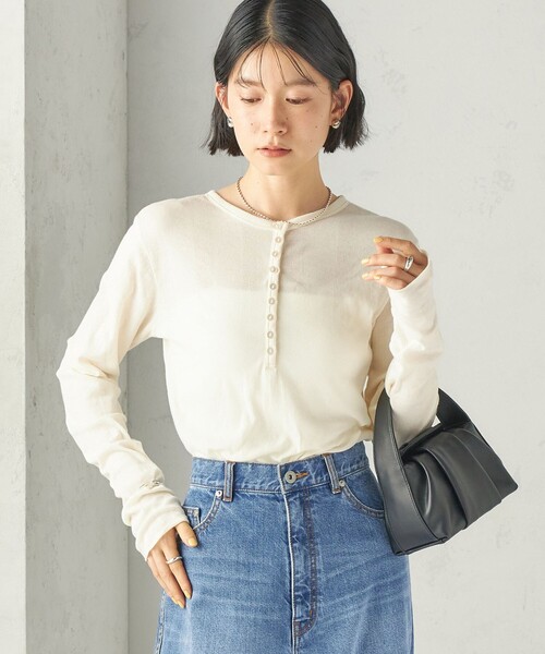 MILLER(ミラー)の「【SHIPS別注】miller:シアー ヘンリー ネック ロング スリーブ TEE 26AW(Tシャツ/カットソー・レディース・ブラウン/ダークグレー/ピンク/オフホワイト/ラベンダー/クリーム・ONE SIZE)」の14枚目の写真