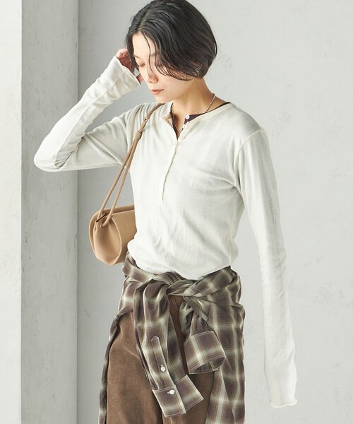MILLER(ミラー)の「【SHIPS別注】miller:シアー ヘンリー ネック ロング スリーブ TEE 26AW(Tシャツ/カットソー・レディース・ブラウン/ダークグレー/ピンク/オフホワイト/ラベンダー/クリーム・ONE SIZE)」の18枚目の写真