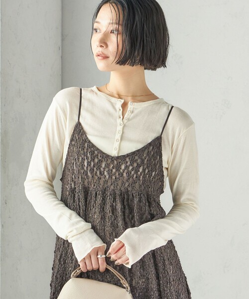 MILLER(ミラー)の「【SHIPS別注】miller:シアー ヘンリー ネック ロング スリーブ TEE 26AW(Tシャツ/カットソー・レディース・ブラウン/ダークグレー/ピンク/オフホワイト/ラベンダー/クリーム・ONE SIZE)」の20枚目の写真