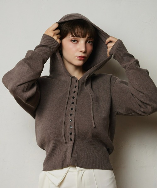 mic by Olu.(ミックバイオルドット)の「< ZOZOTOWN限定 >フードボリュームスリーブカーディガン(カーディガン/ボレロ・レディース・アイボリー/レッド/チャコールグレー・FREE)」の2枚目の写真