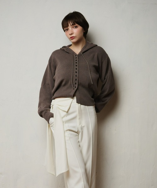 mic by Olu.(ミックバイオルドット)の「< ZOZOTOWN限定 >フードボリュームスリーブカーディガン(カーディガン/ボレロ・レディース・アイボリー/レッド/チャコールグレー・FREE)」の5枚目の写真
