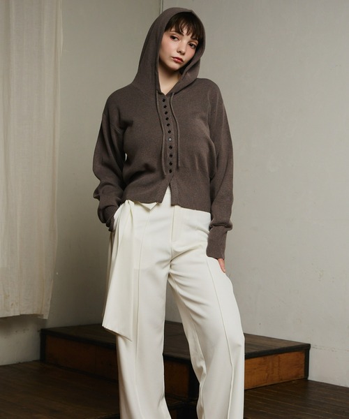 mic by Olu.(ミックバイオルドット)の「< ZOZOTOWN限定 >フードボリュームスリーブカーディガン(カーディガン/ボレロ・レディース・アイボリー/レッド/チャコールグレー・FREE)」の6枚目の写真