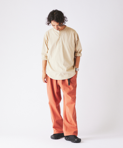 JOURNAL STANDARD relume(ジャーナルスタンダード レリューム)の「スリーピング ヘンリーネック ロングスリーブ(Tシャツ/カットソー・メンズ・ホワイト/ベージュ系その他/ブラックミックス・MEDIUM/LARGE)」の14枚目の写真