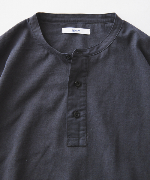 JOURNAL STANDARD relume(ジャーナルスタンダード レリューム)の「スリーピング ヘンリーネック ロングスリーブ(Tシャツ/カットソー・メンズ・ホワイト/ベージュ系その他/ブラックミックス・MEDIUM/LARGE)」の7枚目の写真