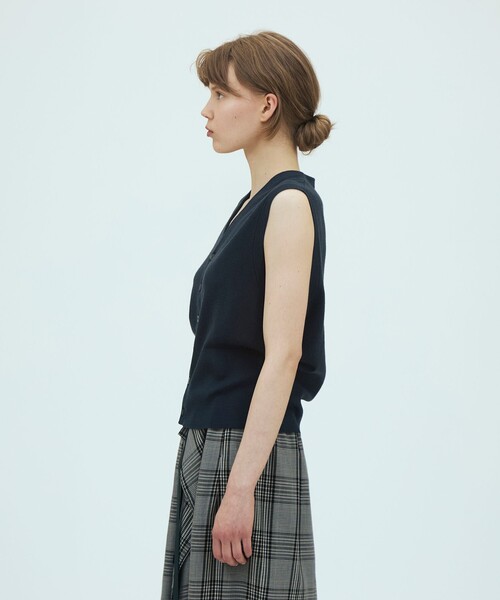 GALERIE VIE(ギャルリー ヴィー)の「プレーンウール Vネックベスト(ニット/セーター・レディース・ネイビー/グリーン/ライトグレー/ベージュ・FREE)」の7枚目の写真