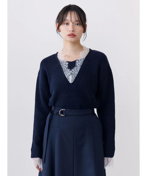 TONAL(トーナル)の「レースドッキングVネックニット(ニット/セーター・レディース・ネイビー/アイボリー/レッド/グレー・MEDIUM)」の3枚目の写真