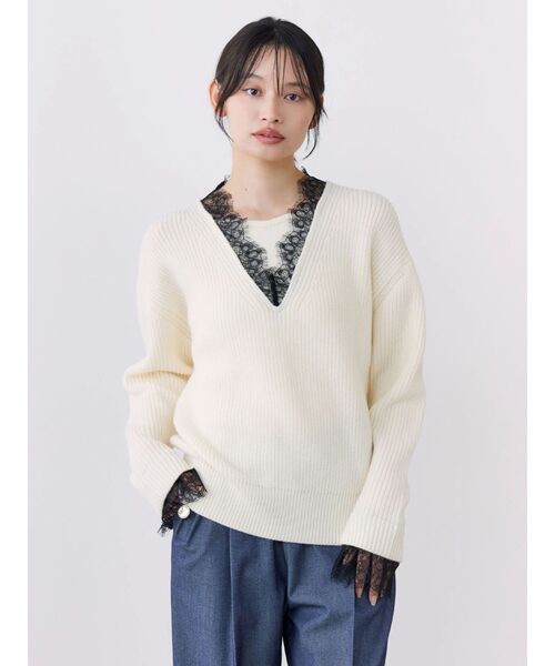 TONAL(トーナル)の「レースドッキングVネックニット(ニット/セーター・レディース・ネイビー/アイボリー/レッド/グレー・MEDIUM)」の16枚目の写真