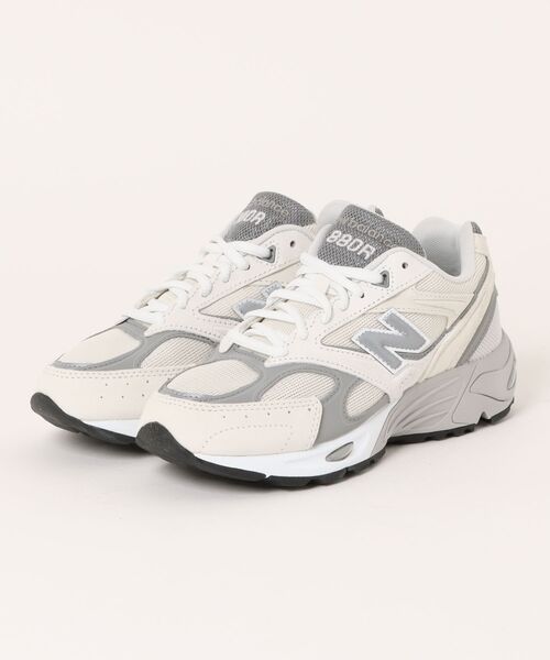 NEW BALANCE(ニューバランス)の「NEW BALANCE ニューバランス U880R 2QR(D) U880R U880R 2QR LIGHT GRAY(2QR)(スニーカー・メンズ・グレー・28.0cm/27.5cm/25.5cm/25.0cm/24.5cm/29.0cm/28.5cm/24.0cm/23.5cm/23.0cm/22.5cm/27.0cm/26.5cm/26.0cm)」の1枚目の写真