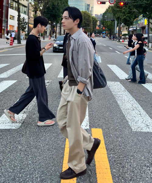 MINDBRIDGE（マインドブリッジ）の「[COUTURE] ミニ ベージュ チェック オーバーサイズ 長袖 シャツ（シャツ/ブラウス・メンズ・ベージュ・100/105/110/95）」の3枚目の写真