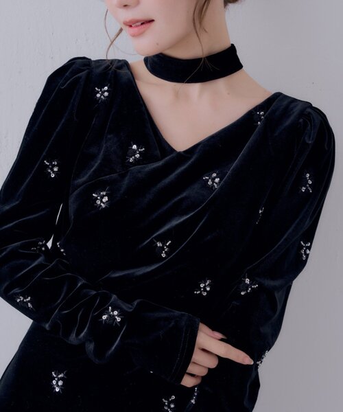 Chico（チコ）の「【SALON by Chico】チョーカー付刺繍ベロアワンピース/ オケージョン（ドレス・レディース・ブラック/ブルー・FREE）」の7枚目の写真