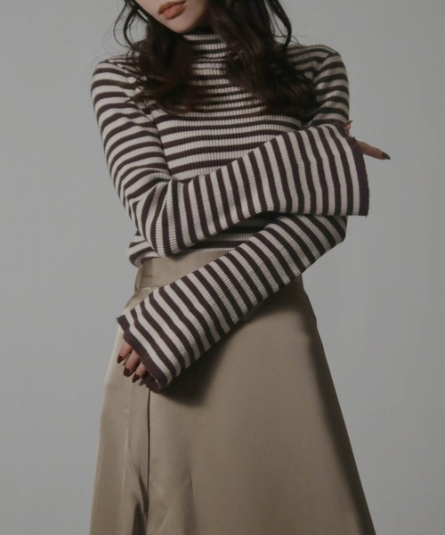 NYLAUS(ナイラス)の「【SG】フレアスリーブ ハイネック ボーダー リブニット(ニット/セーター・レディース・ブラック/ブラウン・M)」の2枚目の写真
